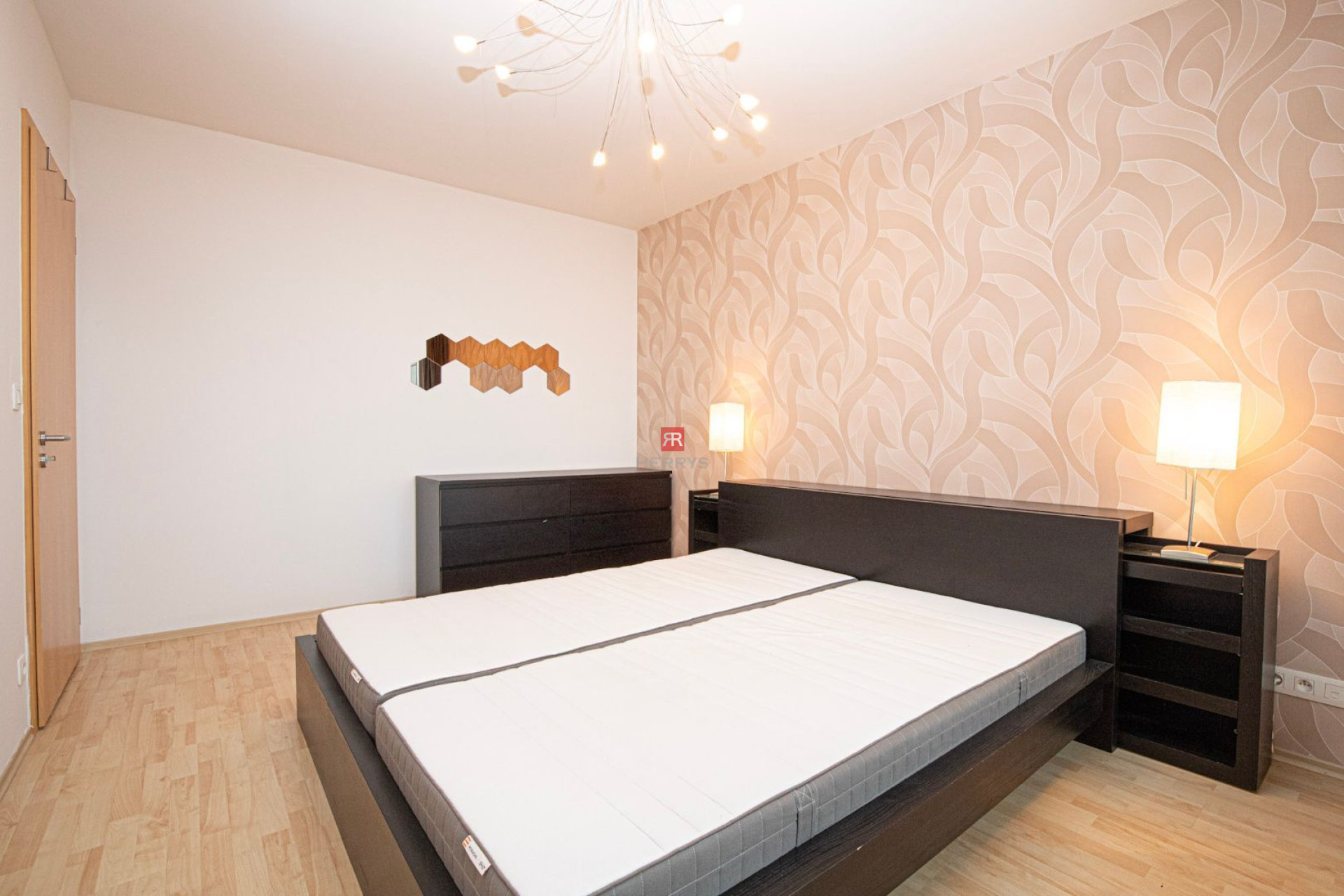 HERRYS - For rent modern 2 rooms apartment with parking place in project III Towers