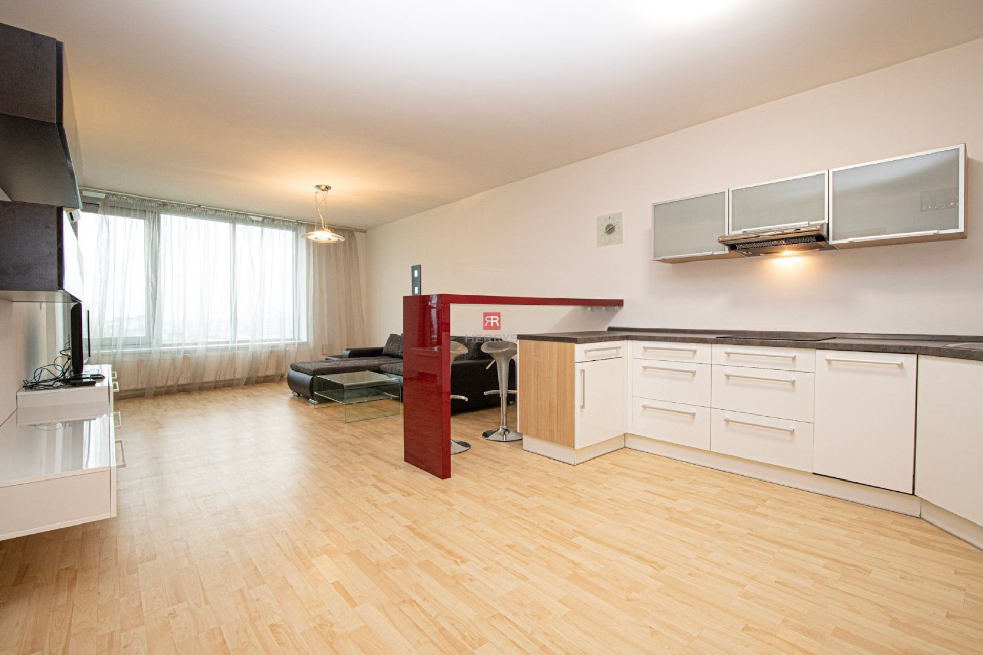 HERRYS - For rent modern 2 rooms apartment with parking place in project III Towers