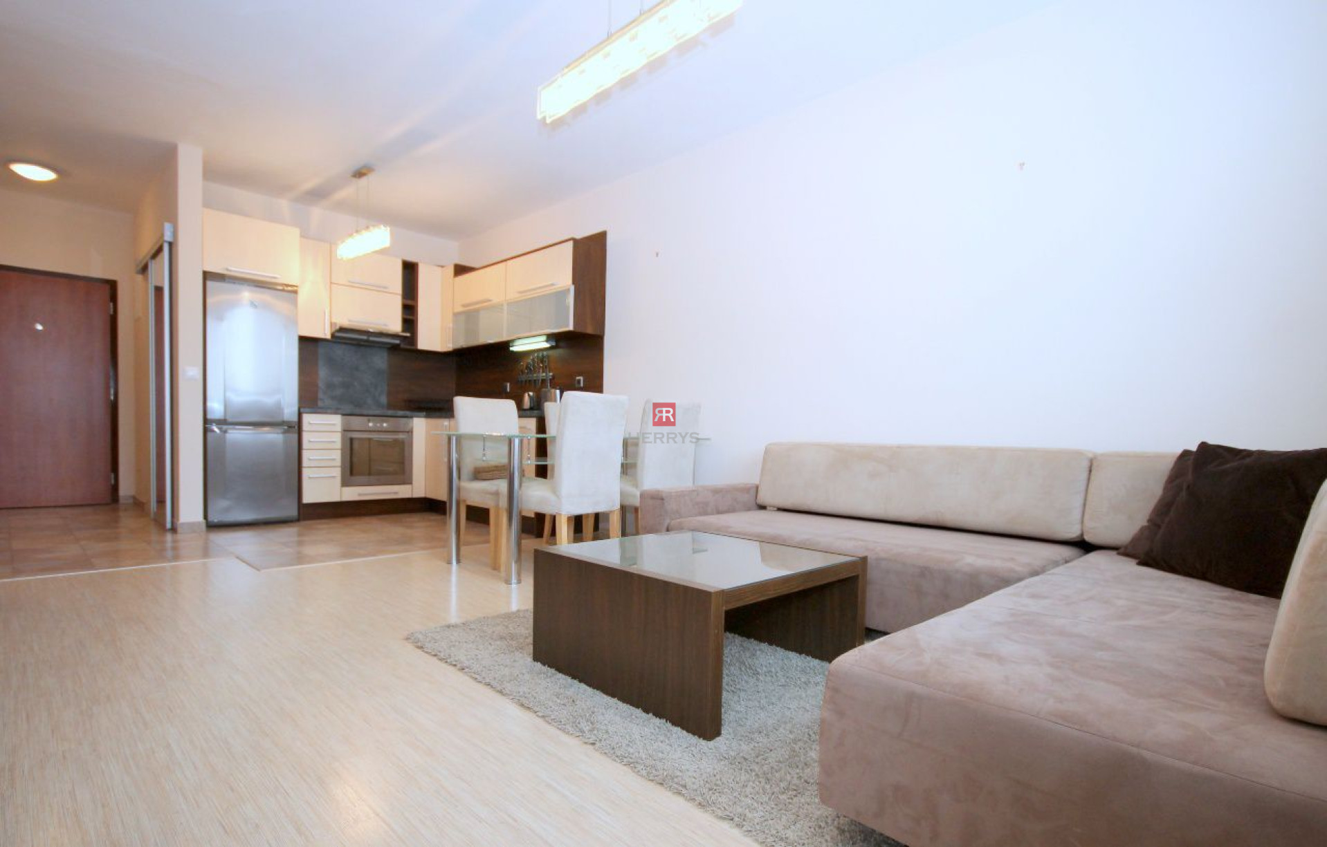 HERRYS - Na prenájom kompletne zariadený 2 izbový byt s internetom a TV v cene