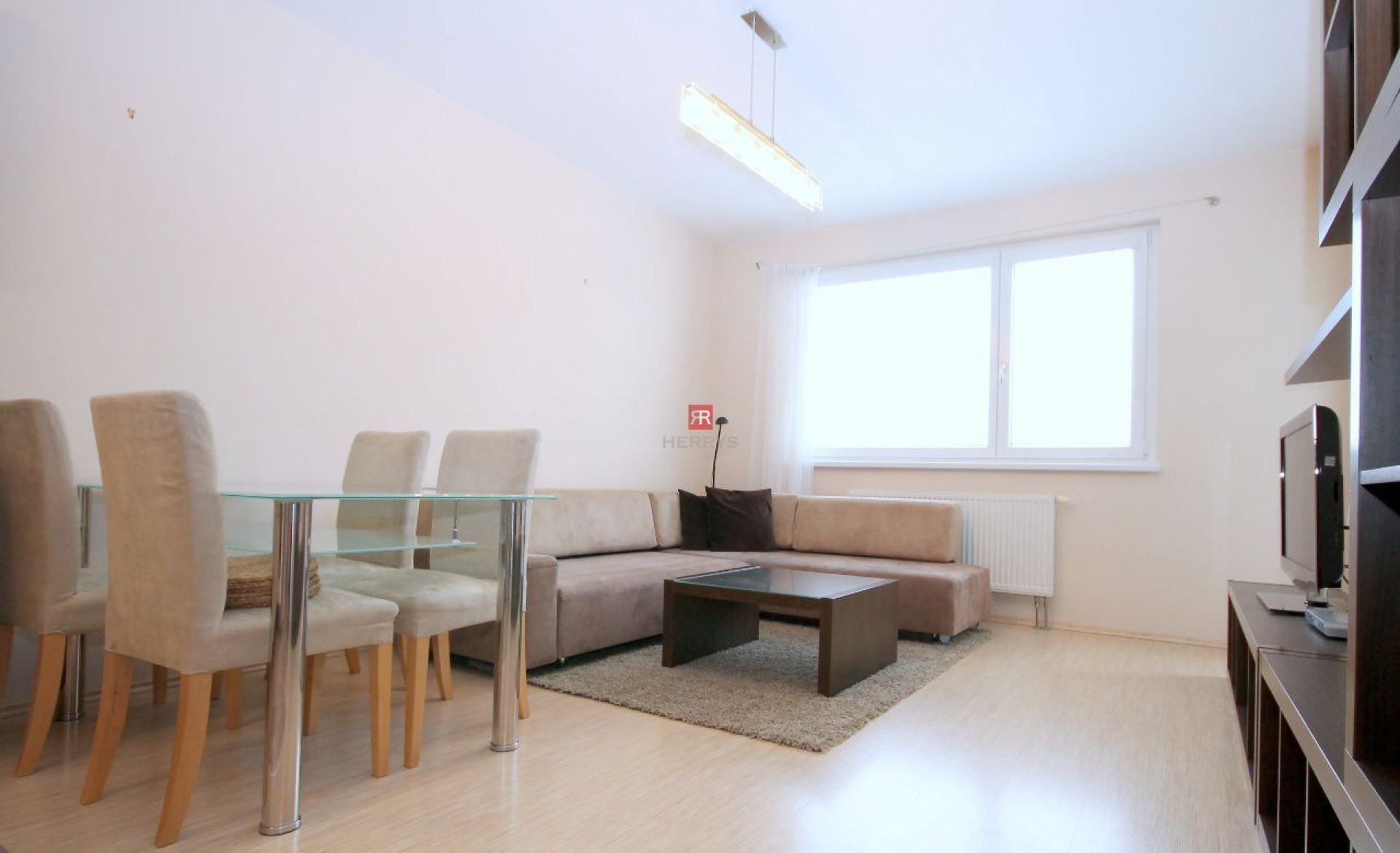 HERRYS - Na prenájom kompletne zariadený 2 izbový byt s internetom a TV v cene