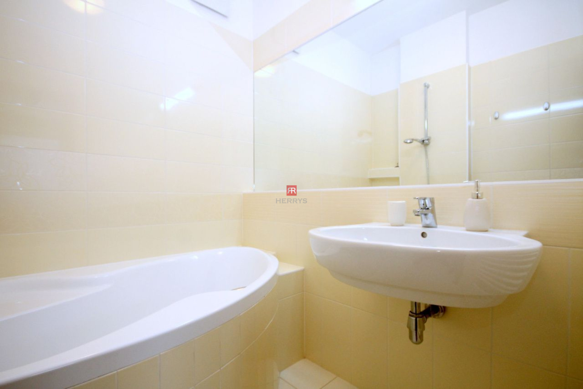 HERRYS - Na prenájom 2 izbový byt v novostavbe Viktória s internetom a garážovým státím