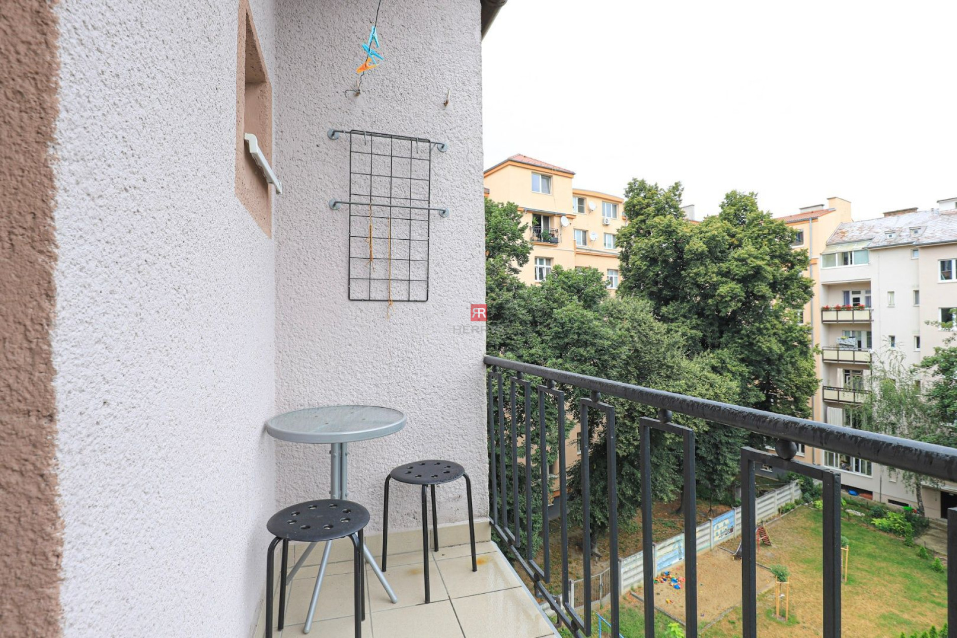 HERRYS - Na prenájom útulný a svetlý 2 izbový byt, v širšom centre mesta na Jiskrovej ulici