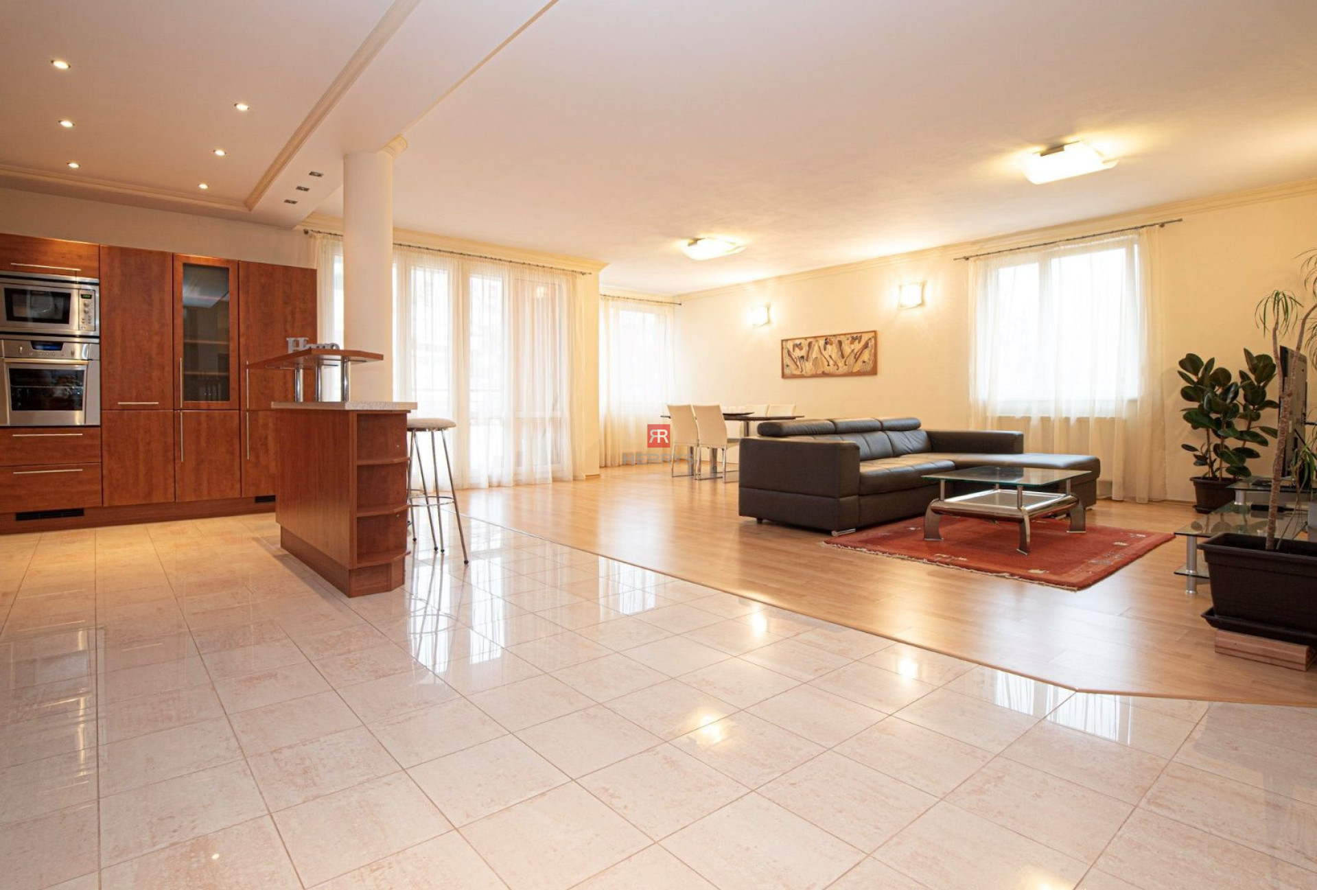 HERRYS - For rent spacious 3 bedroom apartment with garage in a popular location Dúbravky