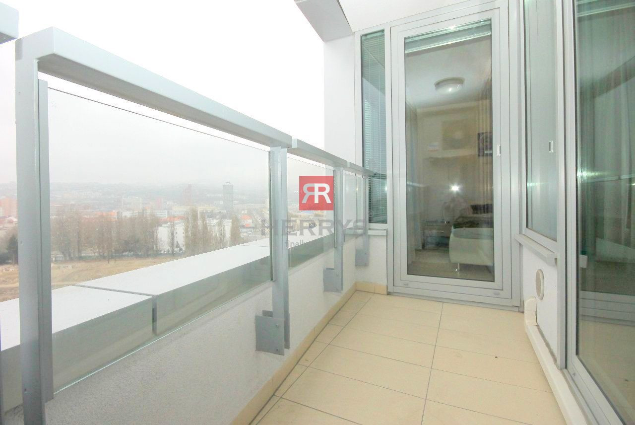 HERRYS - Na prenájom kompletne zariadený 2-izbový byt s garážovým státím v komplexe III VEŽE