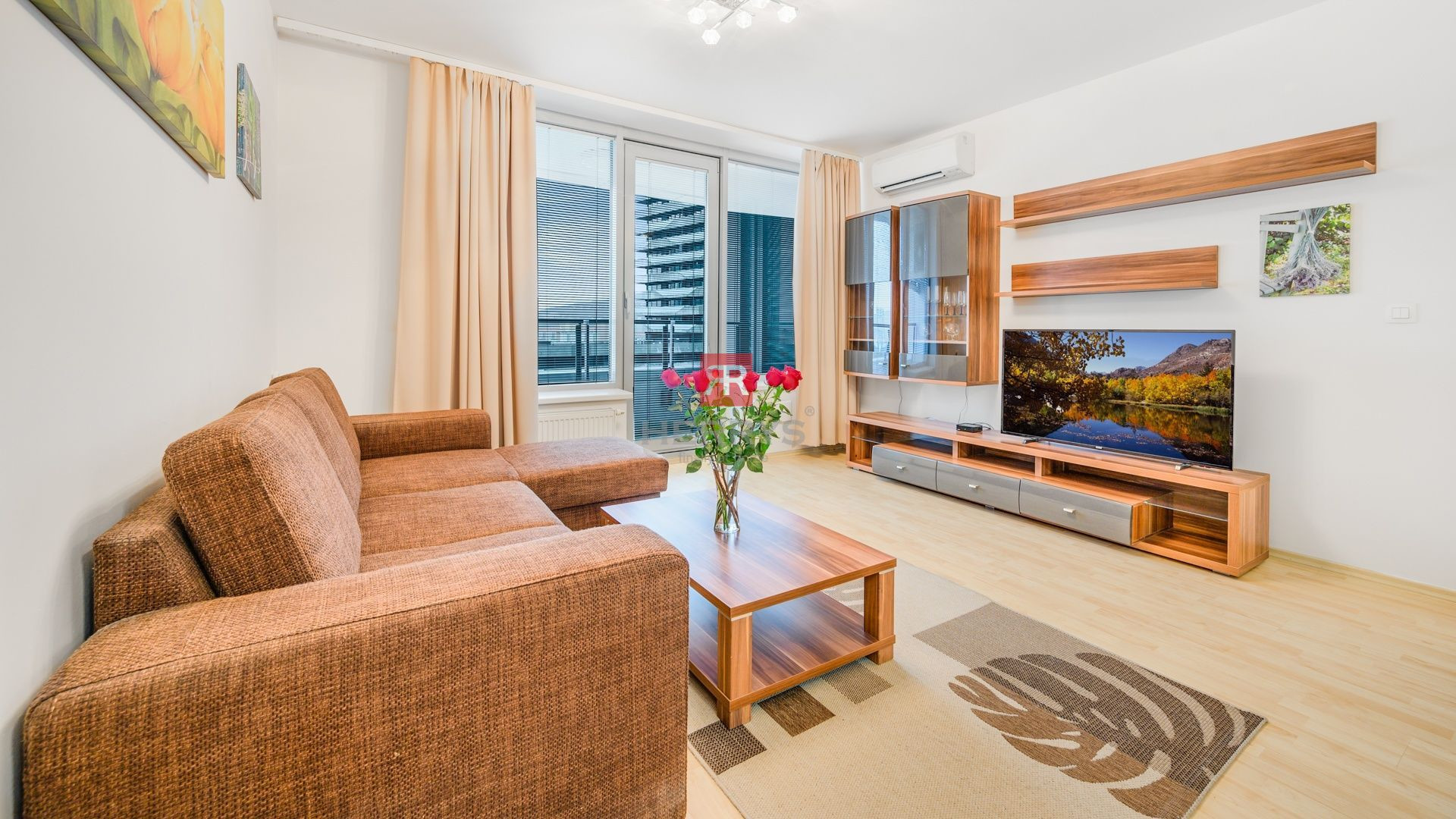 HERRYS - Na prenájom kompletne zariadený 2-izbový byt s garážovým státím v komplexe III VEŽE