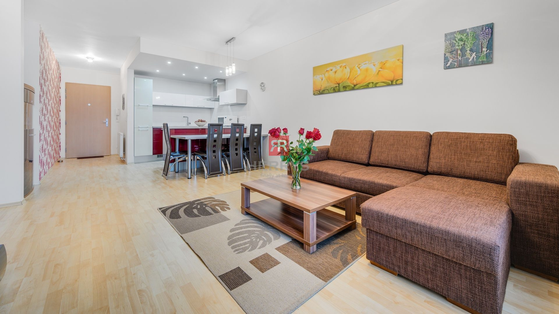 HERRYS - Na prenájom kompletne zariadený 2-izbový byt s garážovým státím v komplexe III VEŽE