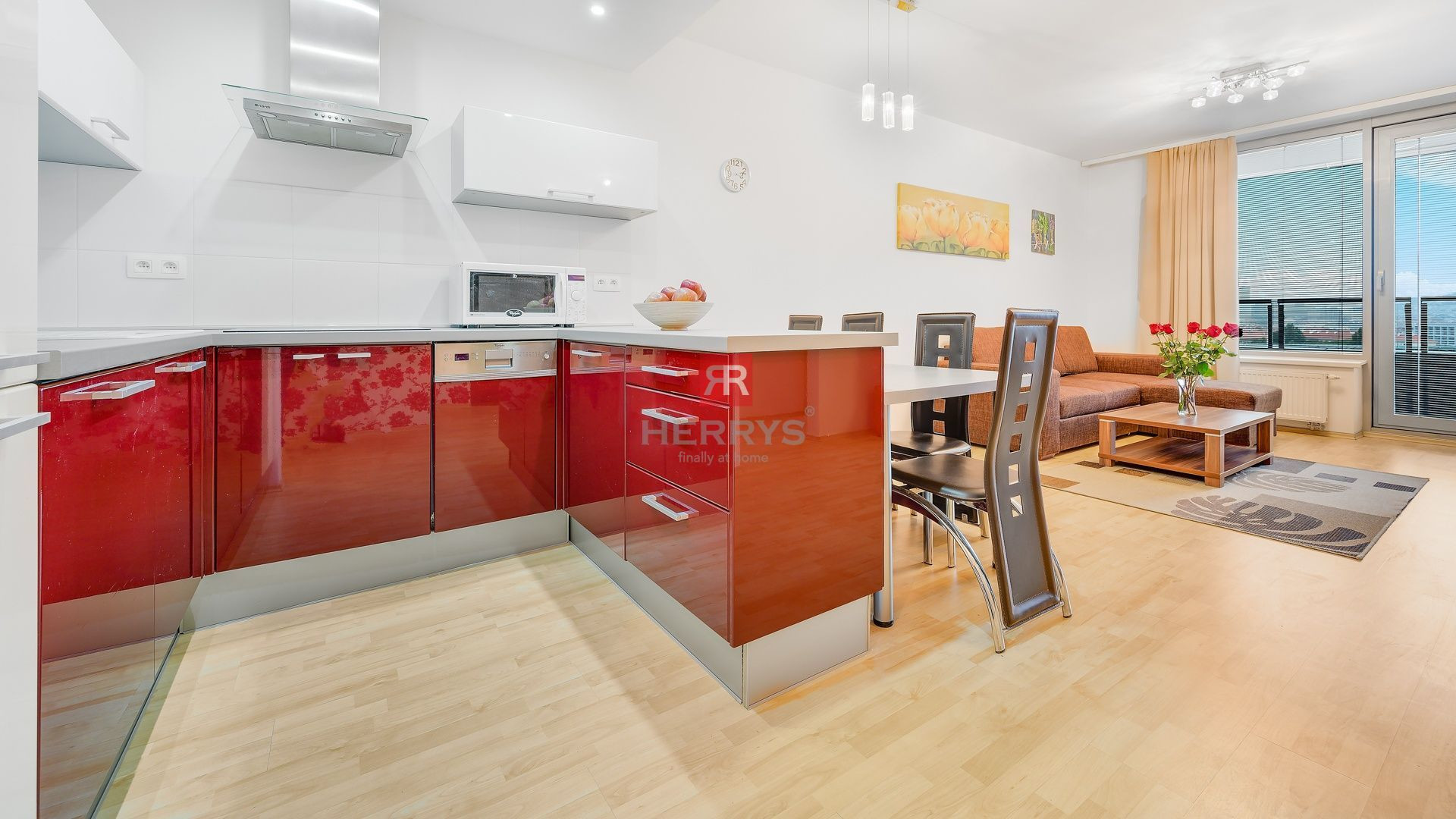 HERRYS - Na prenájom kompletne zariadený 2-izbový byt s garážovým státím v komplexe III VEŽE