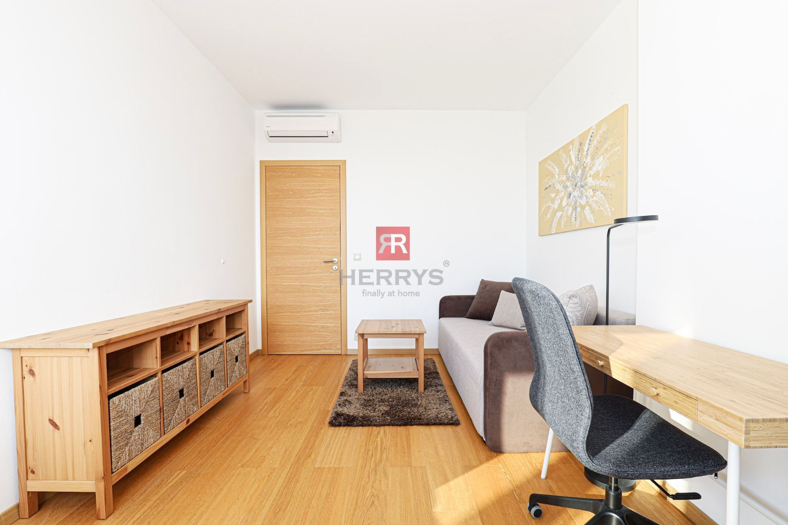 HERRYS - For rent 3-room furnished apartment with a balcony in Panorama City with a view of the Danube