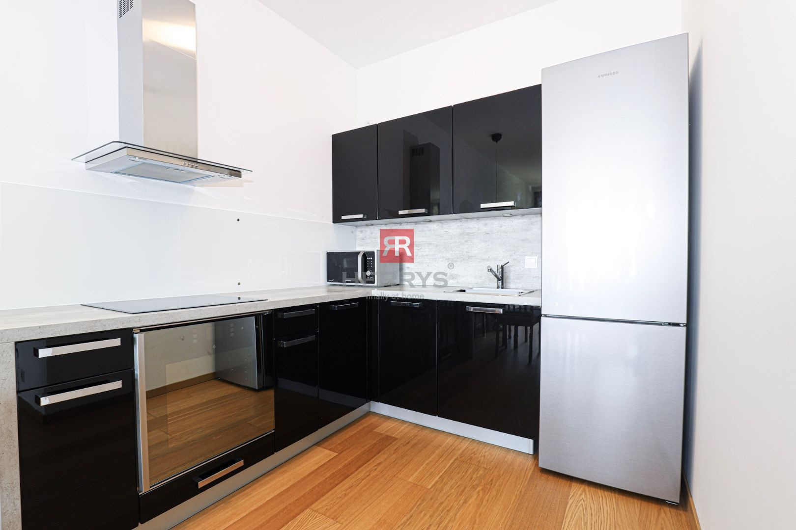 HERRYS - For rent 3-room furnished apartment with a balcony in Panorama City with a view of the Danube