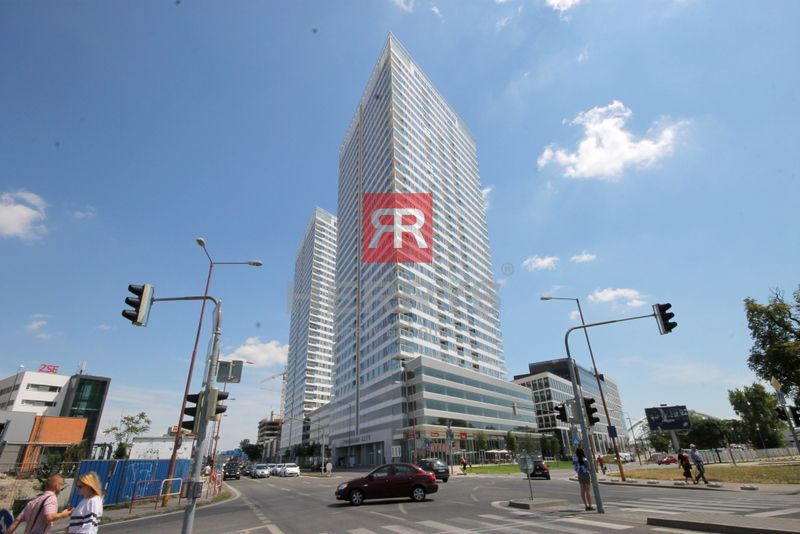 HERRYS - For rent 3-room furnished apartment with a balcony in Panorama City with a view of the Danube